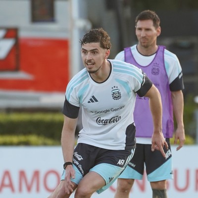 Golpe durísimo: Panichelli sufrió una grave lesión y se pierde el Mundial 5 Joaquín Panichelli sufrió la rotura de ligamentos en la rodilla y quedó descartado para el Mundial 2026. Duro golpe para la Selección argentina.
