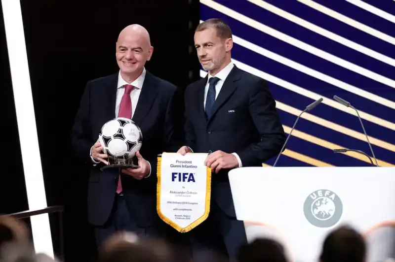 Finalissima en duda: la UEFA mantiene a Qatar como sede pese al conflicto en Medio Oriente 4 La UEFA confirmó que por ahora no analiza cambiar la sede de la Finalissima entre Argentina y España en Qatar, aunque el conflicto en Medio Oriente mantiene en suspenso la realización del partido.