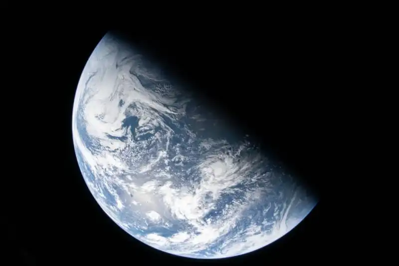 Artemis II captó imágenes inéditas de la Tierra en su histórico viaje hacia la Luna 2 Artemis