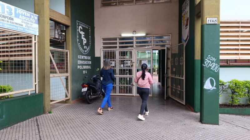 Sigue la preocupación de los padres tras amenazas de tiroteos en colegios de Posadas: “Sentimos que minimizaron el tema” 6 CEP 4 2 - 5