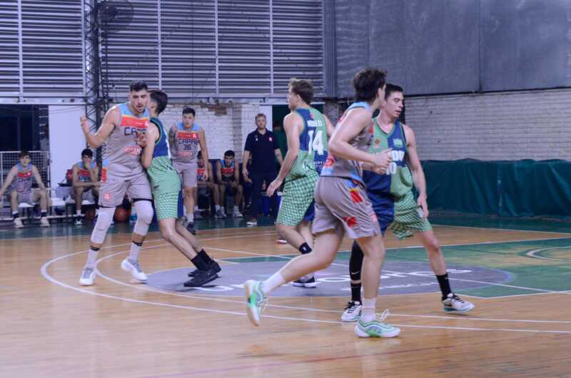 CAPRI fue superado de principio a fin y cayó con Hindú 4 CAPRI perdió 68-52 ante Hindú en Resistencia por la Liga Federal. El equipo posadeño tuvo una floja actuación y buscará recuperarse ante Don Bosco.