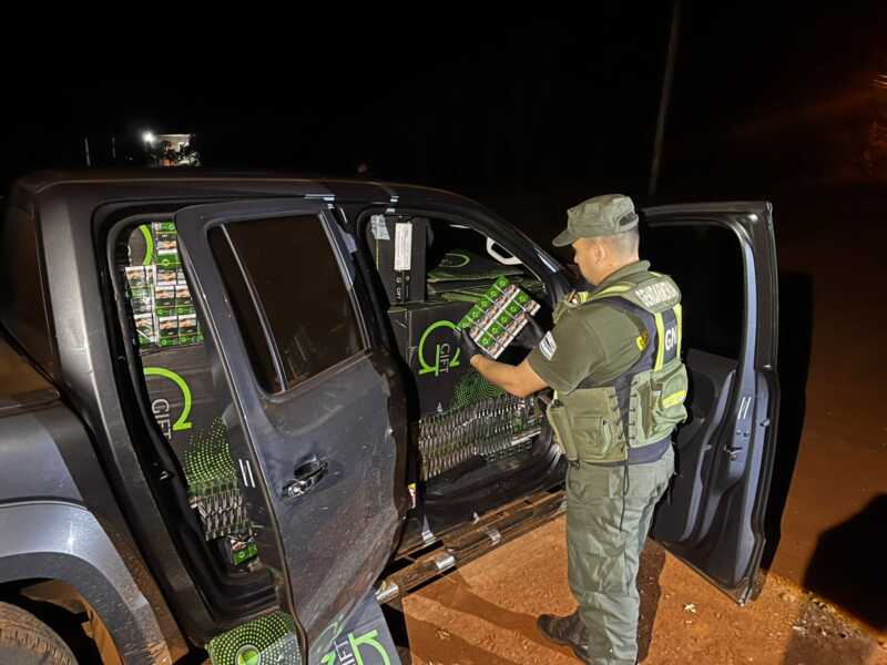 Incautan cigarrillos de contrabando en una camioneta robada en Misiones 2 Cigarrillos