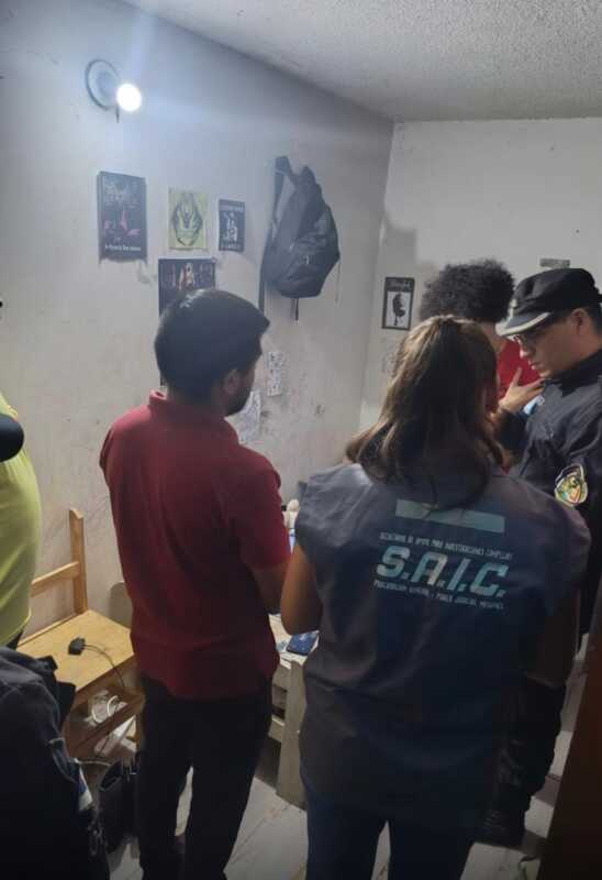 Amenazas en escuelas de Posadas: secuestran celulares y avanzan en la investigación IMG 7862.JPG - 1