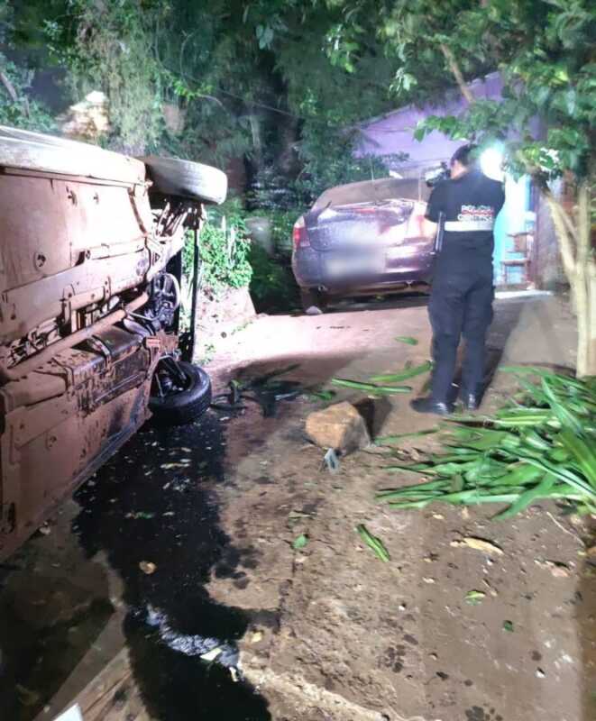 Puerto Iguazú: un auto terminó dentro de una casa tras un despiste Iguazú