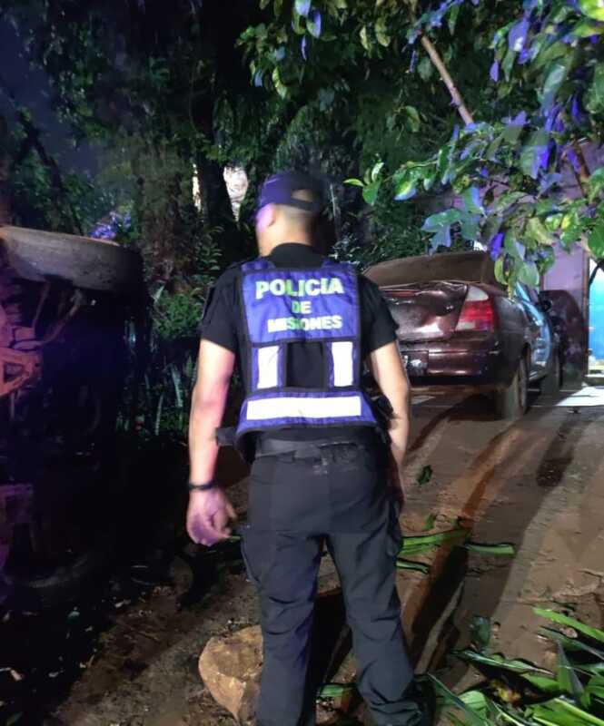 Puerto Iguazú: un auto terminó dentro de una casa tras un despiste 1 Iguazú