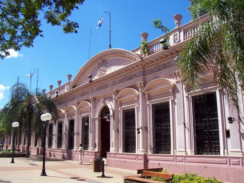 Productores yerbateros se reúnen con Passalacqua en Casa de Gobierno en medio de la crisis por el precio yerba