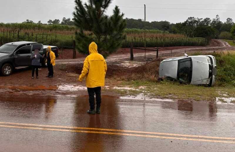 Pozo Azul: una mujer fue hospitalizada tras un despiste en la Ruta Provincial 20 Pozo ruta