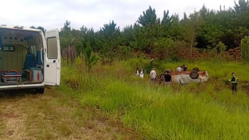 Despiste y vuelco en Ruta 103 dejó una mujer lesionada en Santa Ana 2 Despiste y vuelco en Santa Ana: trasladaron a una mujer al Madariaga