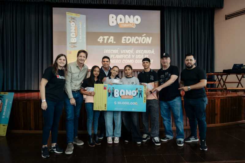 Passalacqua encabezó el lanzamiento de la 4° edición del Bono Estudiantil: “es una herramienta para que trabajemos todos juntos” 4 WhatsApp Image 2026 04 16 at 17.55.14 1 - 3