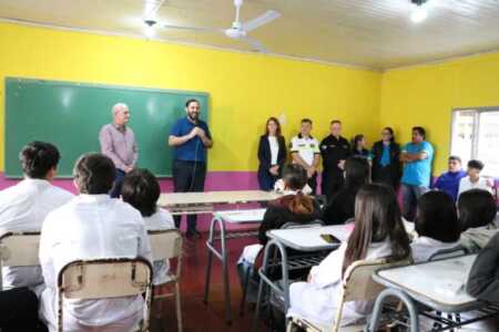 Alem impulsa educación vial en escuelas por su centenario WhatsApp Image 2026 04 20 at 16.06.42 - 3