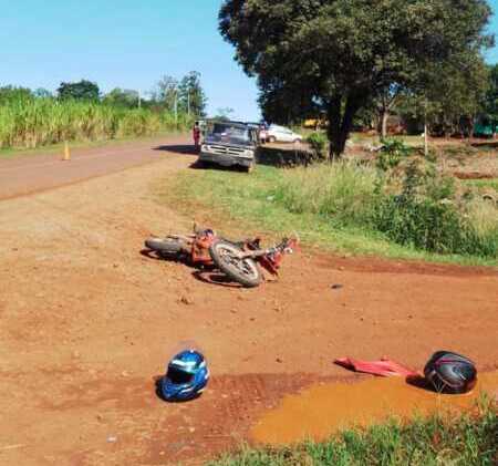 Dos heridos en Pozo Azul tras choque entre moto y camioneta WhatsApp Image 2026 04 27 at 17.14.05 e1777321304197 - 1