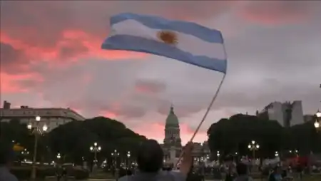 El último informe del World Happiness Report muestra una caída de Argentina y un deterioro en la percepción de bienestar.