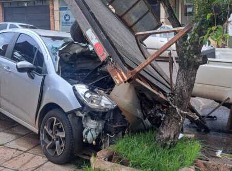 Choque en cadena en Posadas: cuatro vehículos dañados tras un siniestro sin heridos Siniestro vial en Posadas: una conductora perdió el control y provocó un impacto múltiple con daños materiales.