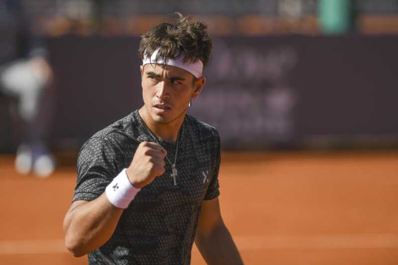 Tres argentinos abren su camino en el Masters 1000 de Madrid 3 Thiago Tirante, Francisco Comesaña y Solana Sierra debutan en el Masters 1000 de Madrid en una jornada clave para el tenis argentino.