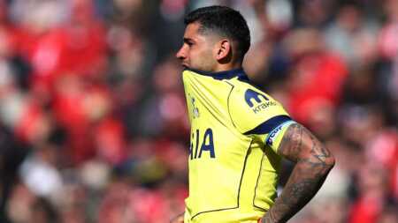 Preocupación en la Selección: Cristian “Cuti” Romero será baja entre cinco y ocho semanas Cristian Romero sufrió una lesión ligamentaria en su rodilla derecha y estará entre cinco y ocho semanas fuera. Enciende alarmas en la Selección Argentina de cara al Mundial 2026.