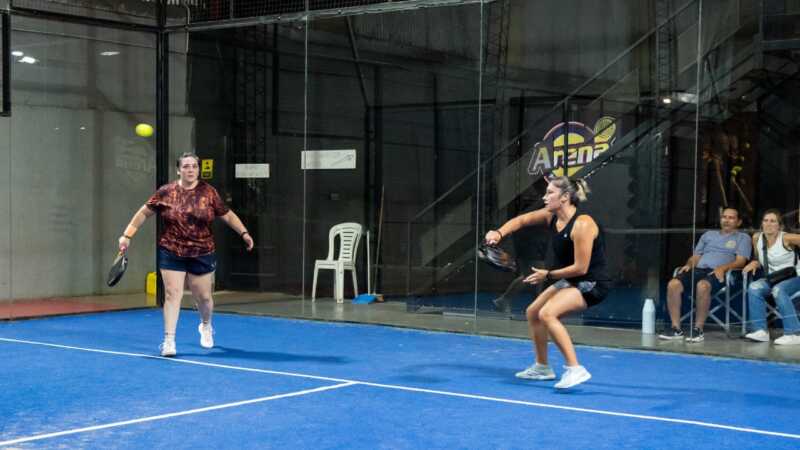 Pádel femenino en auge en Misiones: “Tenemos alrededor de 540 jugadoras registradas” 6 El pádel femenino en Misiones sigue en expansión: con 95 parejas inscriptas, nueva fecha provincial y crecimiento sostenido, María Laura Ibarrola analizó el presente y futuro del deporte.