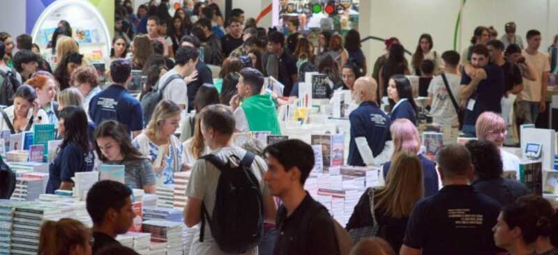 Cámara Argentina del Libro: autoedición en alza y fuerte retiro del Estado en compras 2 feria libro - 1