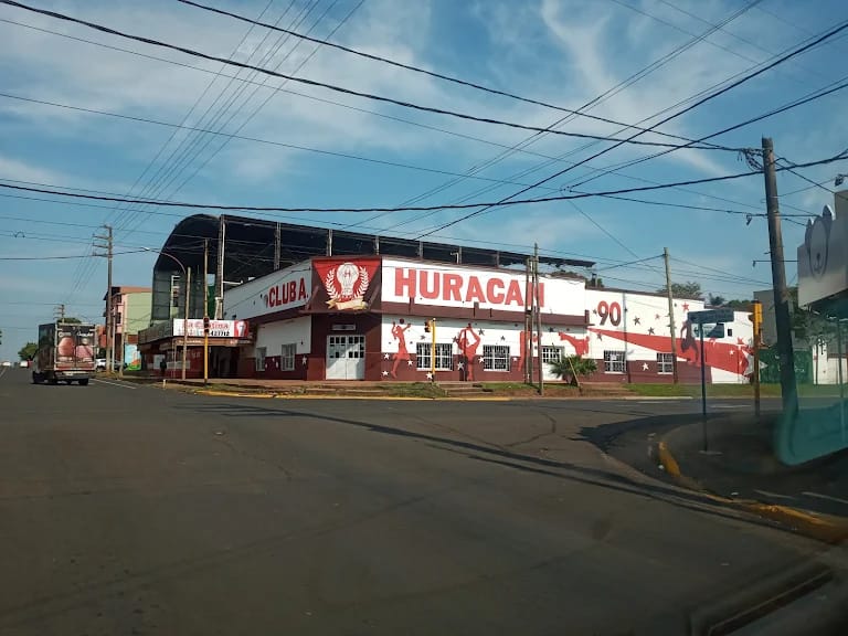 Violencia en el fútbol posadeño: se vienen sanciones ejemplares tras dos graves episodios 3 La Liga Posadeña analizará graves hechos de violencia ocurridos en los partidos Deportivo Misiones-Villa Cabello y Huracán-Brown. Se esperan sanciones ejemplares.