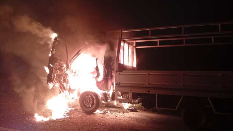 Incendio de camión en Posadas: bomberos controlaron las llamas y no hubo heridos Incendio de un camión en Posadas fue controlado por bomberos sin dejar heridos.