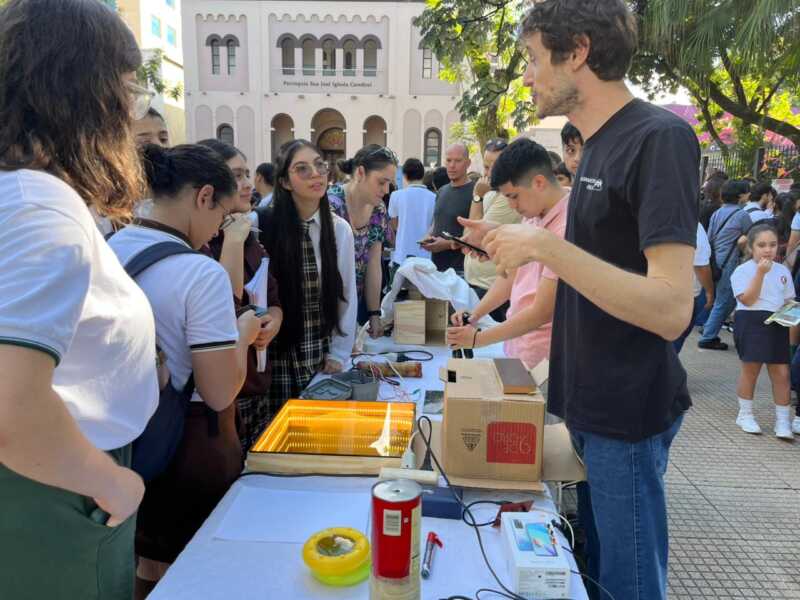 Kermés científica en Posadas: la UNaM acercó la ciencia a la comunidad con más de 30 stands interactivos kermés científica Posadas