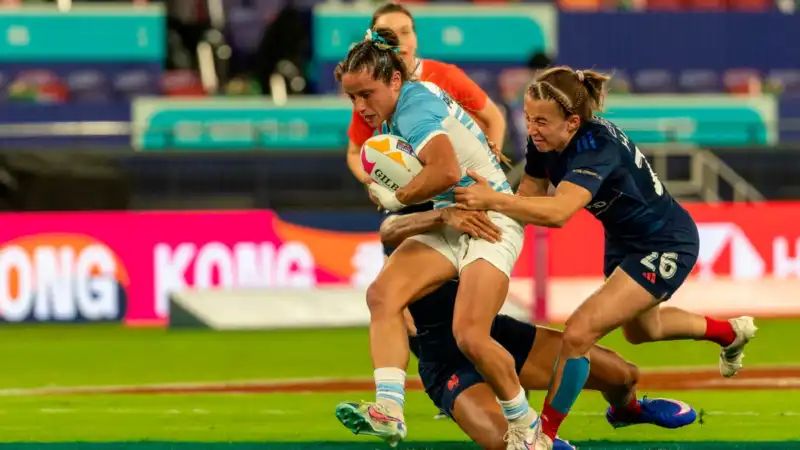 Los Pumas 7’s arrancaron con todo en Hong Kong y mandan en su grupo 3 Los Pumas 7’s debutaron con dos contundentes triunfos en el Seven de Hong Kong y lideran su grupo en el World Championship.