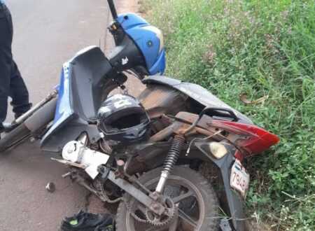 Tragedia en Encarnación: choque de motocicletas deja un joven fallecido y una mujer en estado crítico Violento choque entre motocicletas en Encarnación deja un muerto y una mujer en estado crítico.