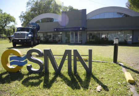 Crisis en el Servicio Meteorológico Nacional: despidos, recortes históricos y alerta por posible “apagón” operativo En un contexto de conflicto gremial, el Ejecutivo declaró esencial el servicio meteorológico aeronáutico y modificó su estructura operativa y financiera.