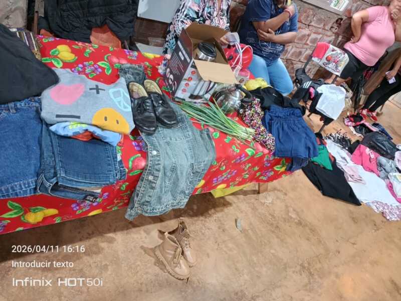 El trueque mantiene su auge en Posadas y ya llega al interior de Misiones: “Se nota la necesidad en las familias” 5 trueque en posadas 11 - 4