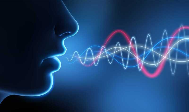 Especialistas advierten sobre la importancia de prevenir trastornos vocales en un contexto de alta demanda comunicacional.