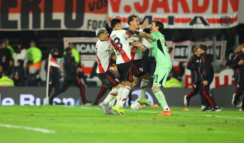 River eliminó a San Lorenzo por penales en una noche épica y avanzó a cuartos river