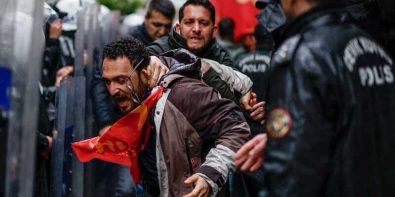 Turquía: la policía reprimió marchas y bloqueó el acceso a Taksim