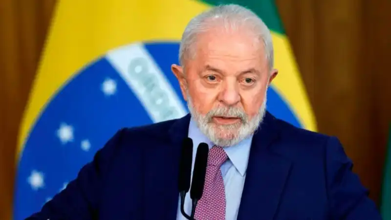 Brasil aprobó la reducción de la jornada laboral a 40 horas semanales Lula