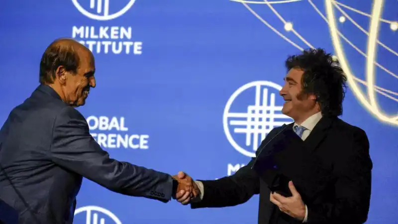 Javier Milei cerró su gira en Estados Unidos con un discurso ante empresarios e inversores en el Instituto Milken de Los Ángeles.