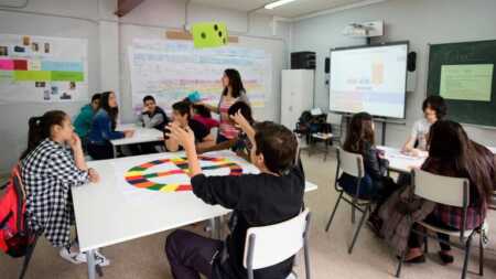 Secundaria en crisis: crece la desmotivación y se derrumban las expectativas de futuro de los alumnos en Argentina La desmotivación y el ausentismo se consolidan como dos de los principales desafíos educativos.