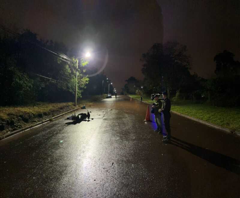 Murió un motociclista tras despistar sobre una avenida de Puerto Iguazú WhatsApp Image 2026 05 08 at 9.39.56 AM 1 - 1