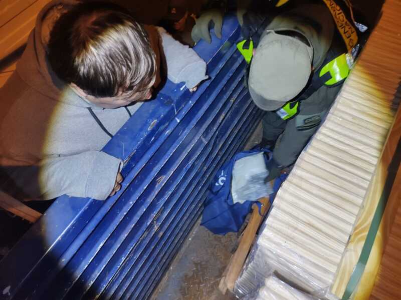 Gendarmería secuestró 18 kilos de cocaína ocultos en un camión sobre la Ruta 12 2 WhatsApp Image 2026 05 14 at 16.52.48 1 - 1