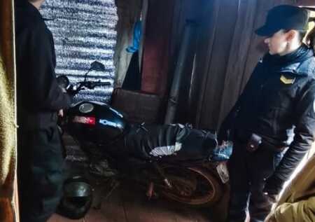 Asaltaron a un motociclista con un machete en San Vicente