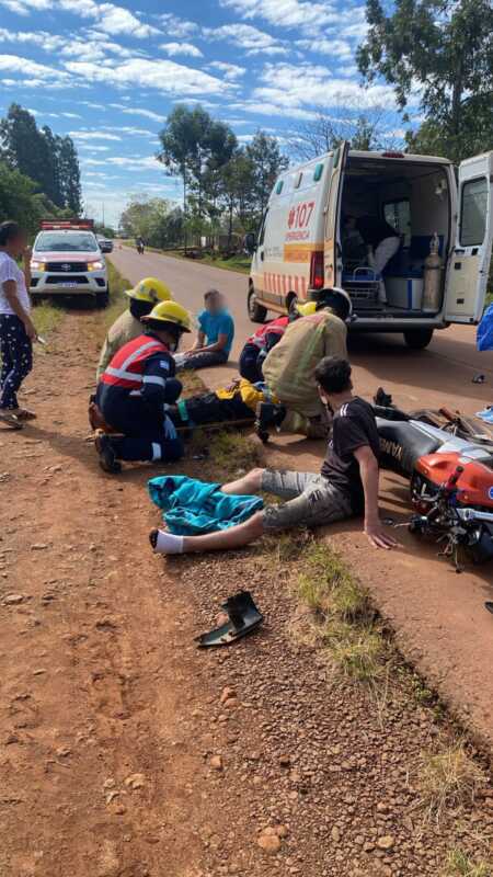 Choque entre dos motos en El Soberbio dejó tres personas heridas 3 El Soberbio: investigan choque entre dos motos que dejó tres lesionados