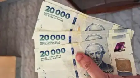 El Gobierno rompió su regla fiscal en abril y aplicó un ajuste millonario para sostener el superávit.