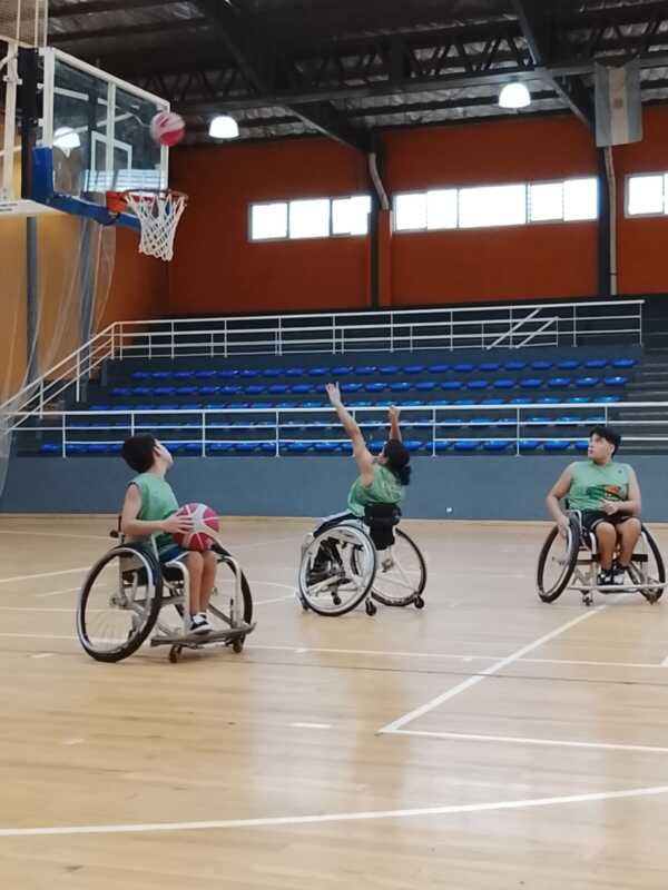 El Club Yacaré impulsa una escuela de básquet adaptado en Posadas 5 club yacare 1 - 4