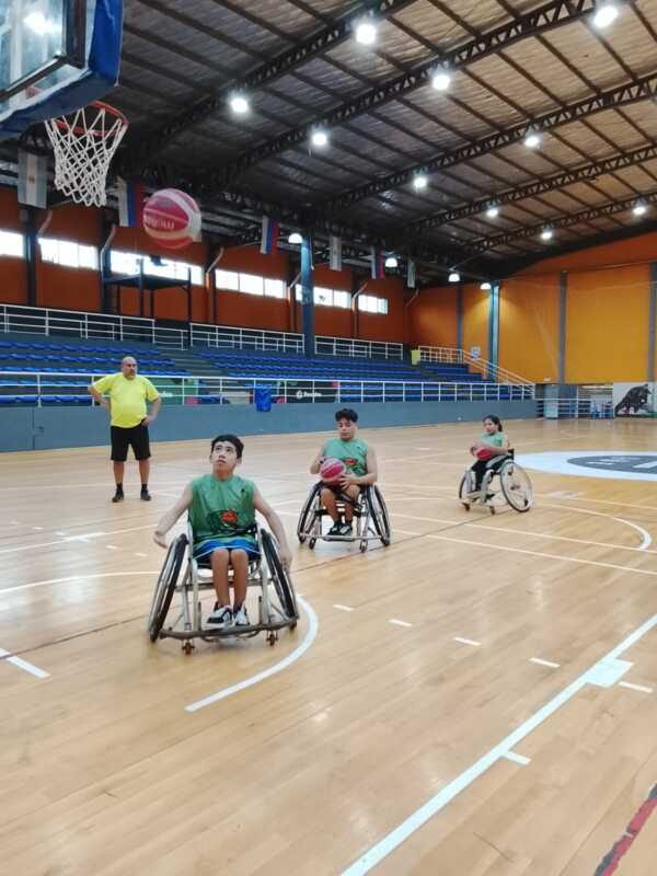 El Club Yacaré impulsa una escuela de básquet adaptado en Posadas 7 club yacare 2 - 6