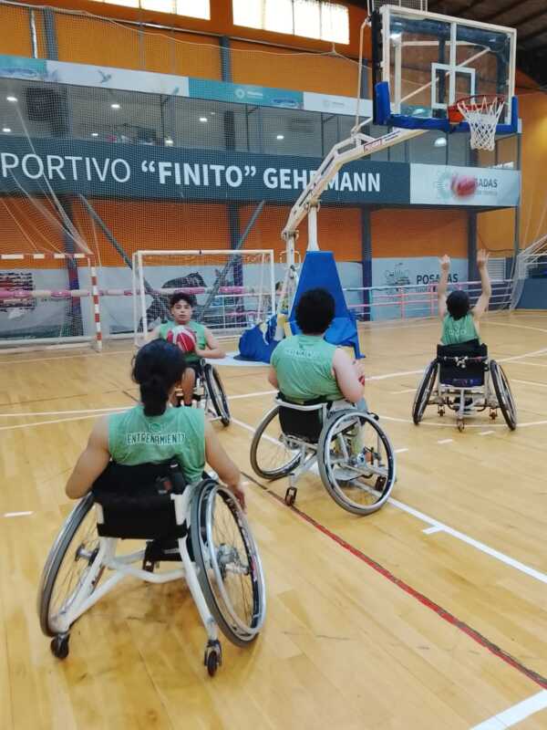 El Club Yacaré impulsa una escuela de básquet adaptado en Posadas 3 club yacare 4 - 2