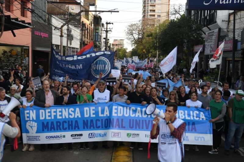 marcha universitaria Posadas