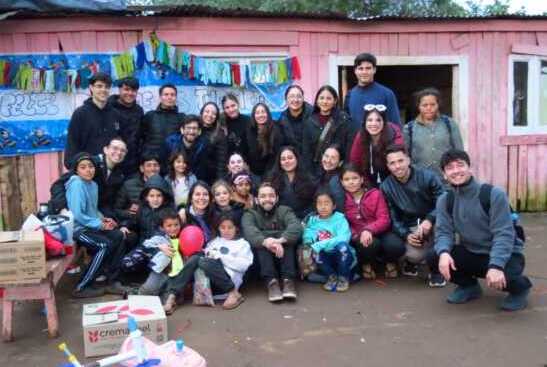 Realizan una colecta solidaria de ropa de invierno para niños de El Porvenir II, ante la llegada del frío intenso 6 merendero el porvenir 1 e1778856402350 - 5