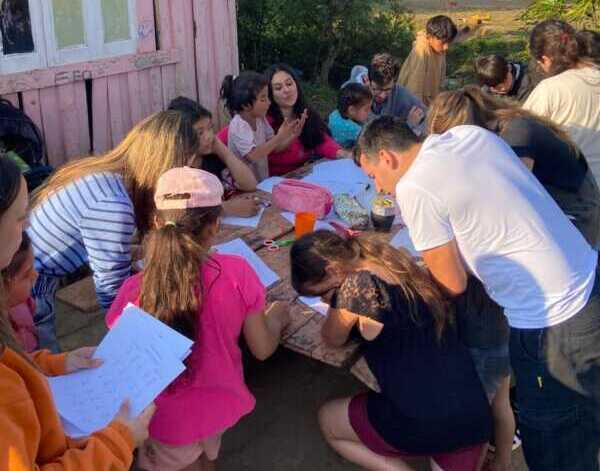 Realizan una colecta solidaria de ropa de invierno para niños de El Porvenir II, ante la llegada del frío intenso 8 merendero el porvenir 2 e1778856119272 - 7
