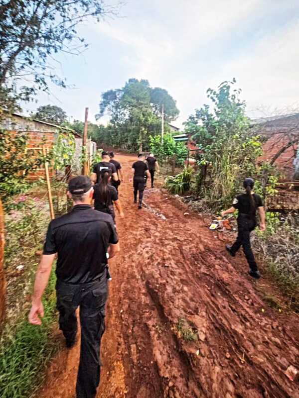 Amplio despliegue policial en Misiones: refuerzan controles y presencia preventiva en barrios, chacras y rutas 3 La Policía de Misiones intensificó operativos preventivos en toda la provincia con patrullajes, controles viales y monitoreo en tiempo real en los 79 municipios.