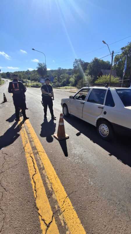 Amplio despliegue policial en Misiones: refuerzan controles y presencia preventiva en barrios, chacras y rutas 5 La Policía de Misiones intensificó operativos preventivos en toda la provincia con patrullajes, controles viales y monitoreo en tiempo real en los 79 municipios.