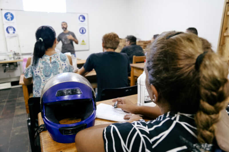 Mozos, árbitros y mantenimiento: cursos gratuitos con rápida salida laboral que se vienen en la UPM 5 10 MIL EGRESADOS 2 1024x682 1 - 4
