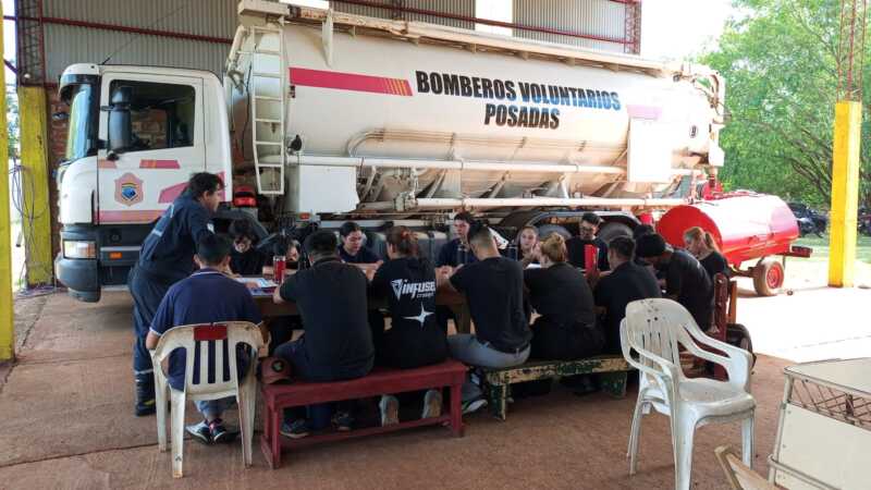 Día del Bombero Voluntario: “Lo hacemos por pura vocación de servicio y por el amor de servir al prójimo” 3 Bomberos 3 - 2
