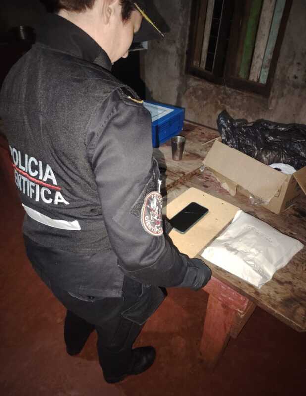 Los procedimientos fueron ordenados por el Juzgado de Instrucción N.º 1 de Eldorado y forman parte de las medidas dispuestas para avanzar en el esclarecimiento del homicidio de la adolescente.